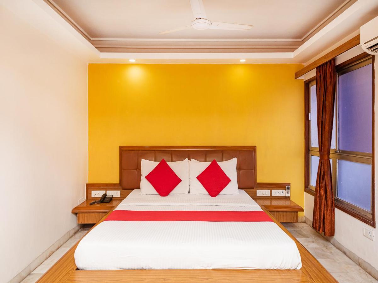 Hotel Balwas Surate Exterior foto