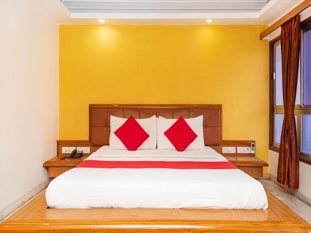 Hotel Balwas Surate Exterior foto